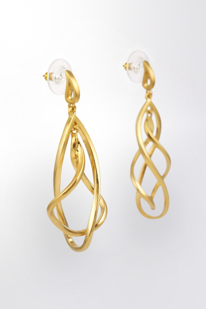 Ohrstecker a Spirale gelbvergoldet - Claris Schmuckdesign I Vienna Jewelry  Art by Clarissa Jungbluth